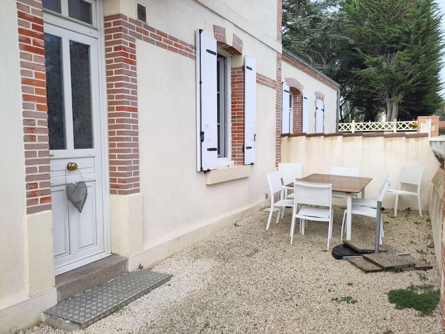 Appartement 63 M2, Proche Des Plages Et Des Commerces Prefailles Exterior photo